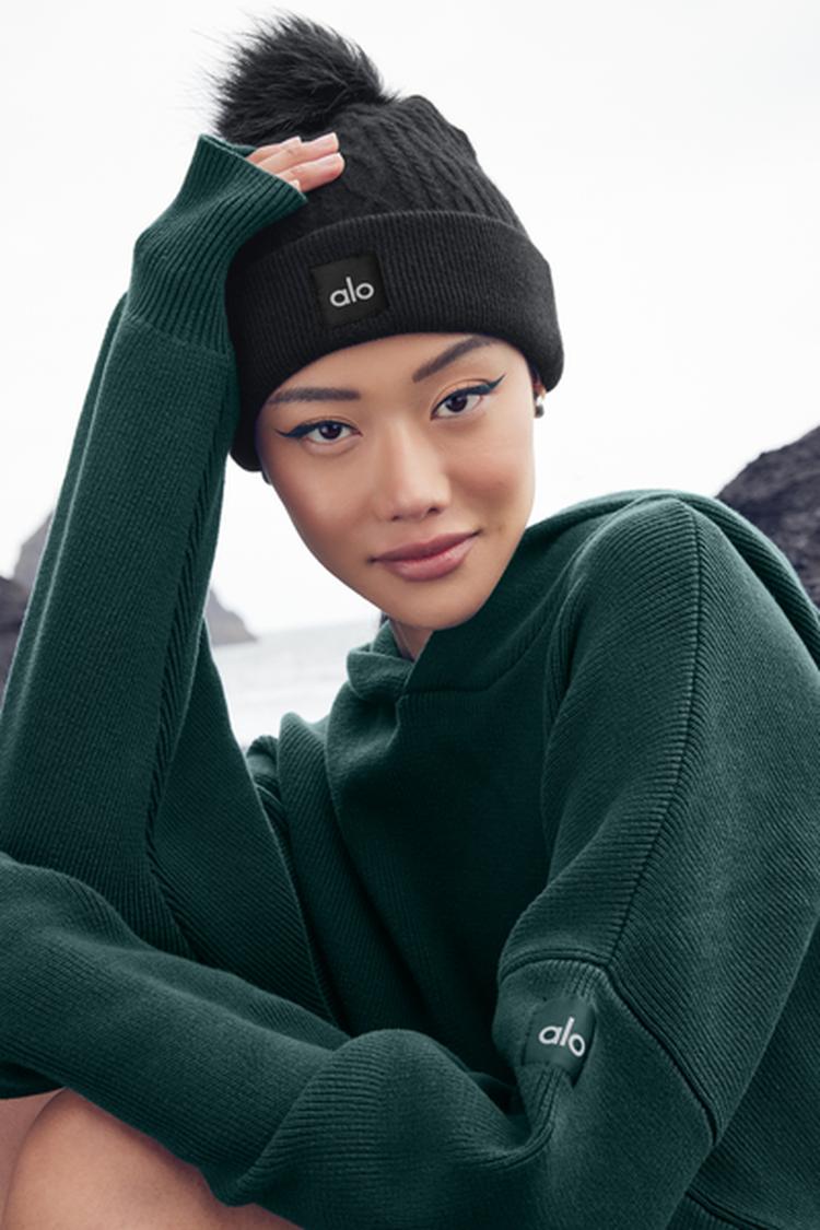 CABLE KNIT BEANIE