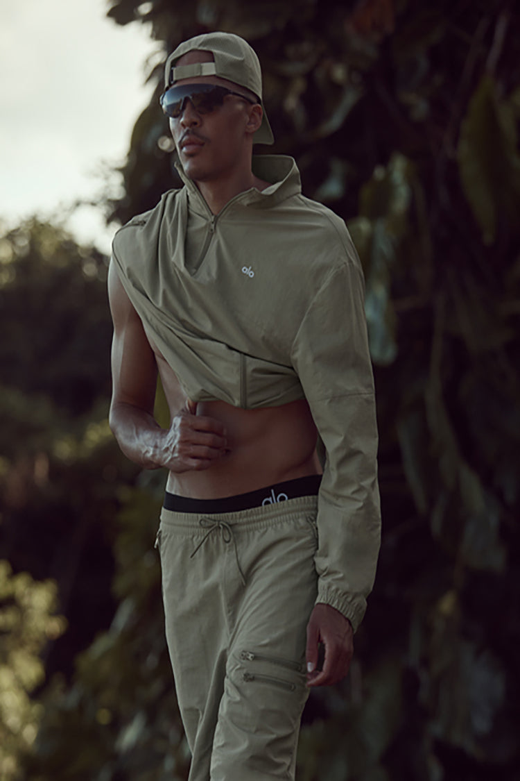 LIGHT WEIGHT TAKEAWAY TRACK PULLOVER