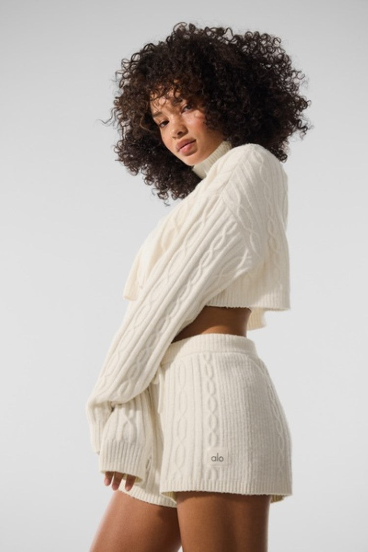CABLE KNIT CROPPED WINTER BLISS TURTLENECK LONG SLEEVES