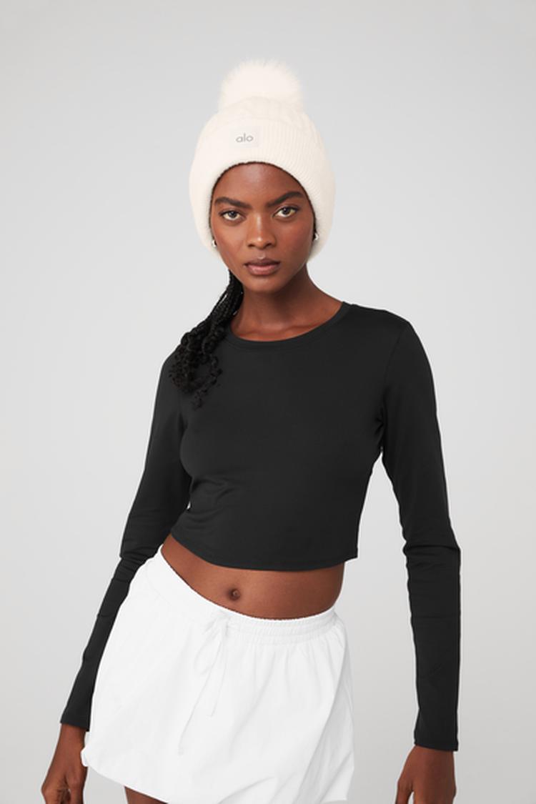 CABLE KNIT BEANIE