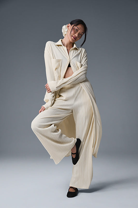 HIGH-WAIST MICRO PLISSE STRAIGHT LEG PANT