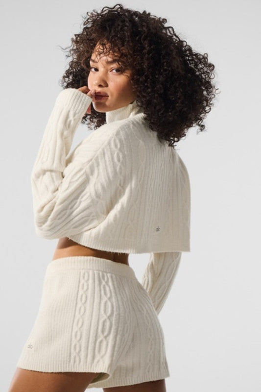 CABLE KNIT CROPPED WINTER BLISS TURTLENECK LONG SLEEVES