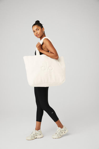 FOXY SHERPA TOTE