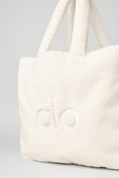 FOXY SHERPA TOTE