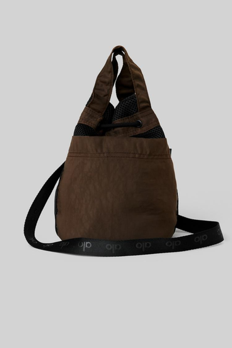UTILITY CROSS BODY BUCKET BAG