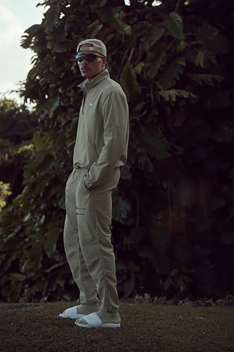 LIGHT WEIGHT TAKEAWAY TRACK PULLOVER