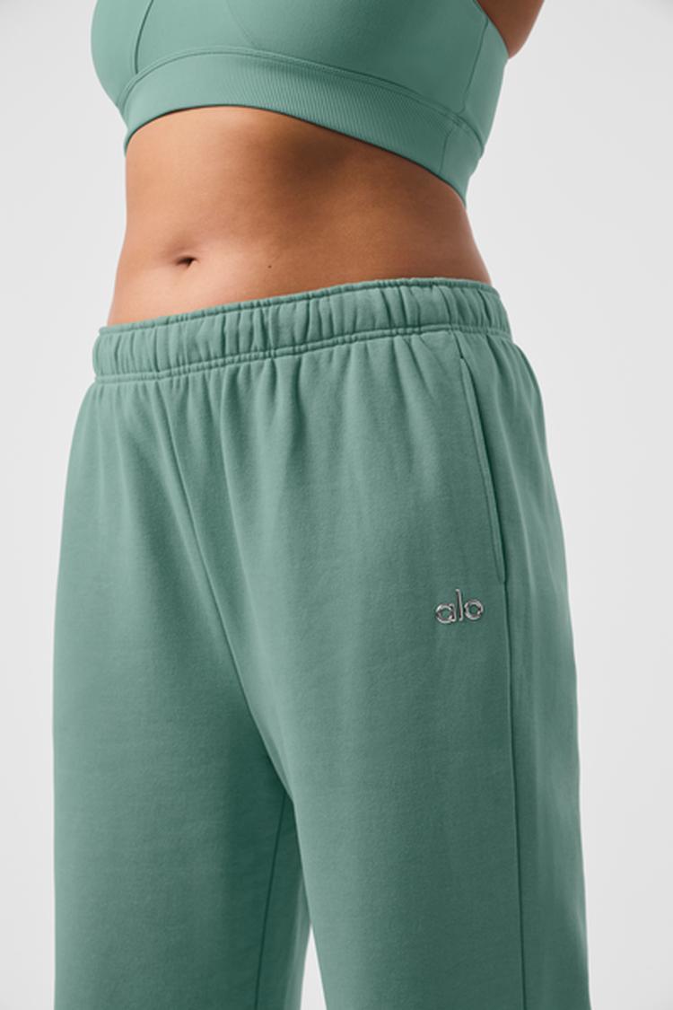 ACCOLADE STRAIGHT LEG SWEATPANT