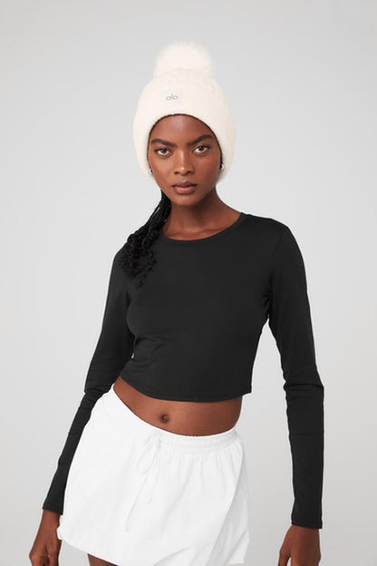 CABLE KNIT BEANIE