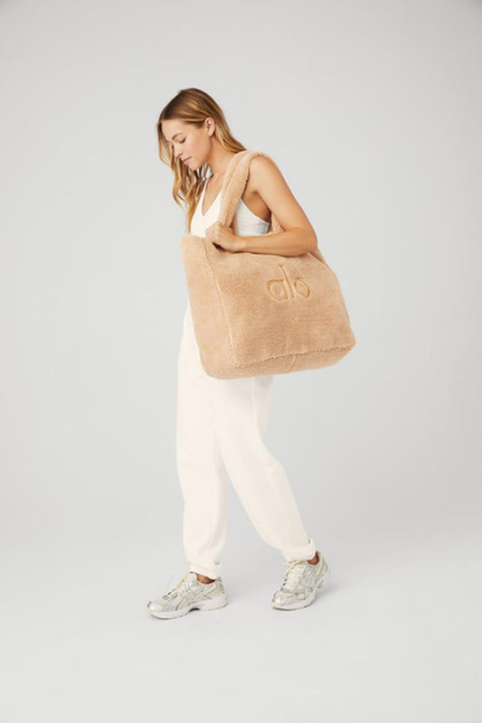 FOXY SHERPA TOTE