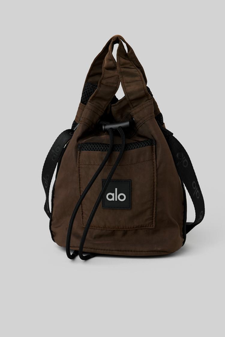 UTILITY CROSS BODY BUCKET BAG